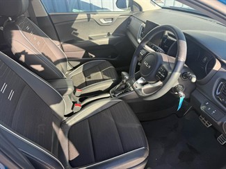 2021 Kia Stonic - Thumbnail