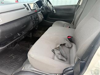 2012 Toyota HIACE - Thumbnail