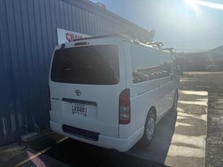 2012 Toyota HIACE - Thumbnail