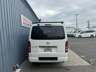 2012 Toyota HIACE - Thumbnail