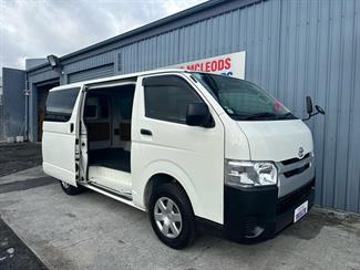 2020 Toyota HIACE - Thumbnail